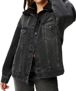 GOOD AMERICAN Good Oversized Trucker Jacket 14 GOOD AMERICAN Good Oversized Trucker Jacket -GOOD AMERICAN Sales unnamed file 1303
