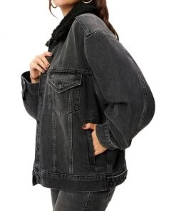 GOOD AMERICAN Good Oversized Trucker Jacket 15 GOOD AMERICAN Good Oversized Trucker Jacket -GOOD AMERICAN Sales unnamed file 1304