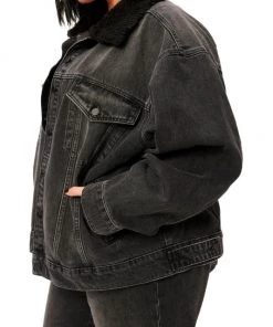 GOOD AMERICAN Good Oversized Trucker Jacket 18 GOOD AMERICAN Good Oversized Trucker Jacket -GOOD AMERICAN Sales unnamed file 1307