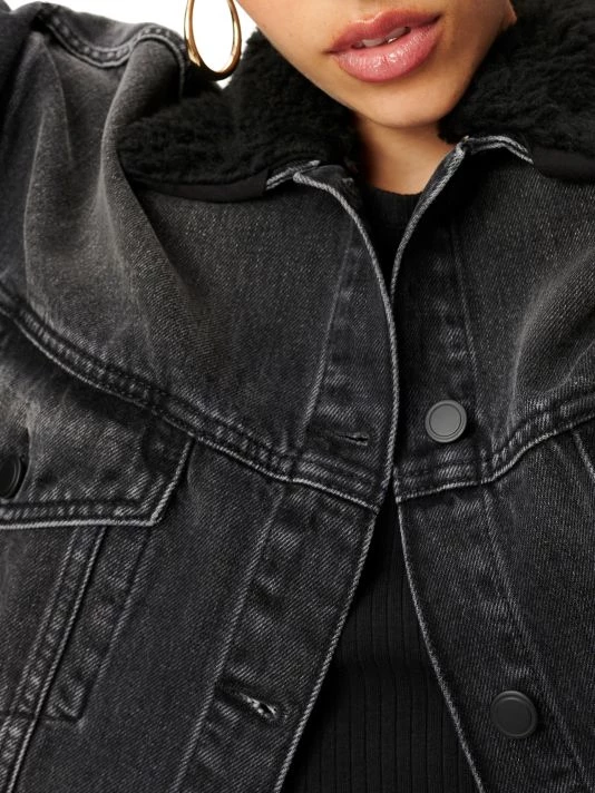 GOOD AMERICAN Good Oversized Trucker Jacket 10 GOOD AMERICAN Good Oversized Trucker Jacket - Image 10